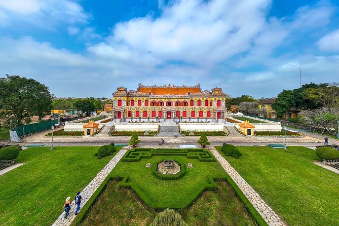 Hue Walking Tour: Explore The Imperial City & Tour Guide - Ngọ Môn and Ngu Phụng Pavilion: Reading the Imperial Gate System