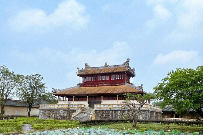 Hue Walking Tour: Explore The Imperial City & Tour Guide - Thieu Phương Garden and the Nine Dynastic Urns: Slower Sights That Stick