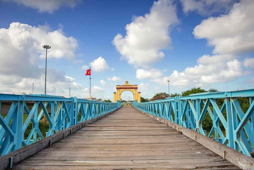 Phong Nha/Dong Hoi: DMZ Tour - Vinh Moc & Khe Sanh Base - Quang Tri Citadel: the 81-day battlefield in one focused stop