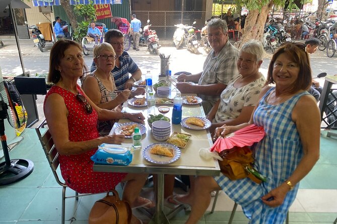 Private Hue Food Tour By Cyclo - Stop 2: Bánh khoái Hồng Mai, Hue’s savory rice pancake