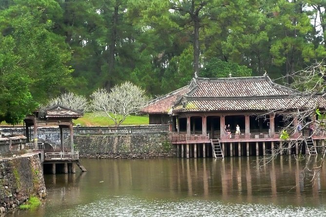 Private Hue Tombs & Pagoda Tour with Local Guide - Thien Mu Pagoda by the Perfume River: The Seven-Story Tower Stop