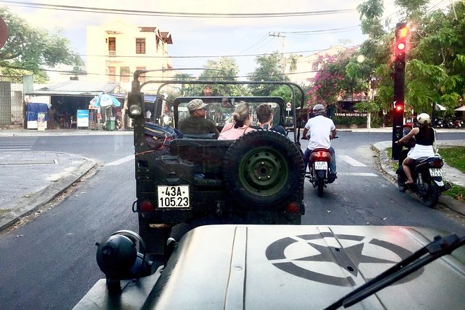 PRIVATE JEEP TOUR: From Hue To Hoi An, Da Nang via Hai Van Pass - Stop 3: Lang Co beach break for coastal views and a lunch vibe