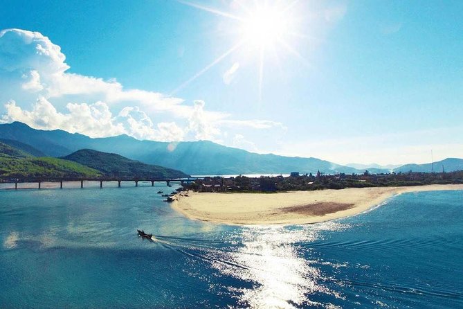 Private transfer from Hue to Hoi An with fabulous stops - Price and value: $125 per group up to 3 people